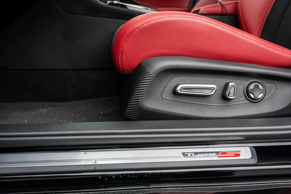 3D Carbon Seat Trim Scuff Guard - 2023+ Integra 1
