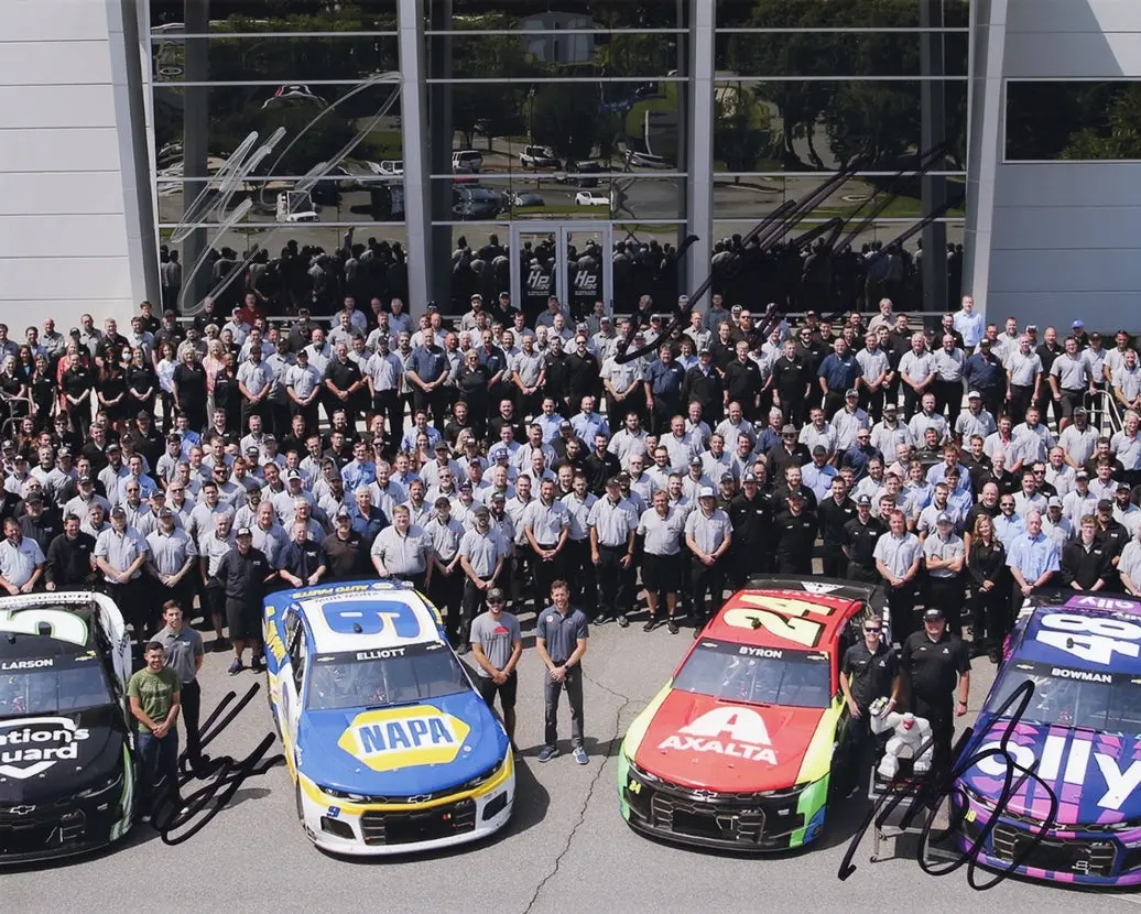 4X Autographed Chase Elliott / Kyle Larson / William Byron / Alex Bowman 2021 Hendrick Motorsports (Full Team Pose) Signed 8X10 Inch Picture Nascar Glossy Photo With Coa 1