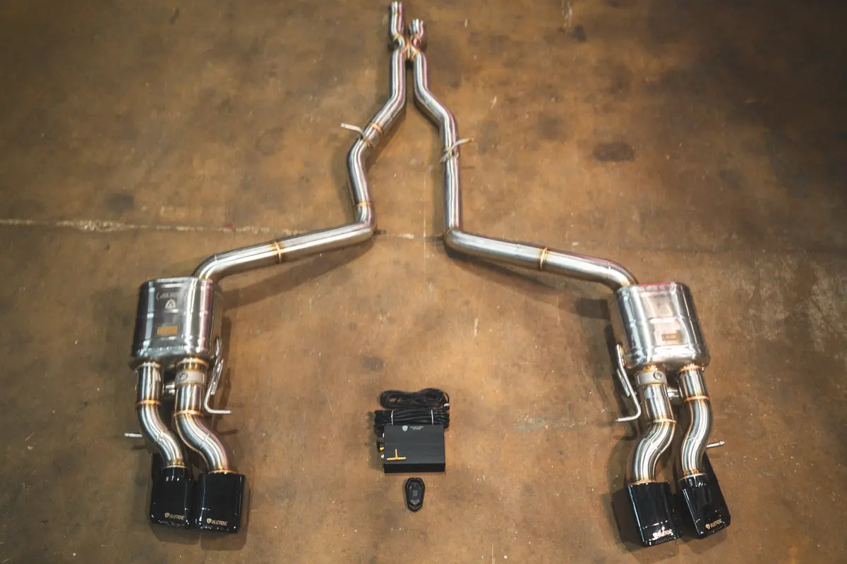 Mercedes W218 Cls63 Amg Valved Sport Exhaust System 1
