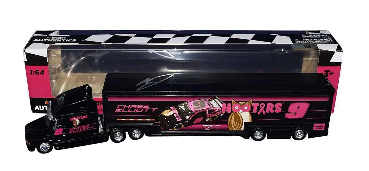 Autographed 2021 Chase Elliott #9 Hooters Racing Pink Breast Cancer Awareness Rare Signed Nascar Authentics 1/64 Scale Diecast Transporter Hauler With Coa 1