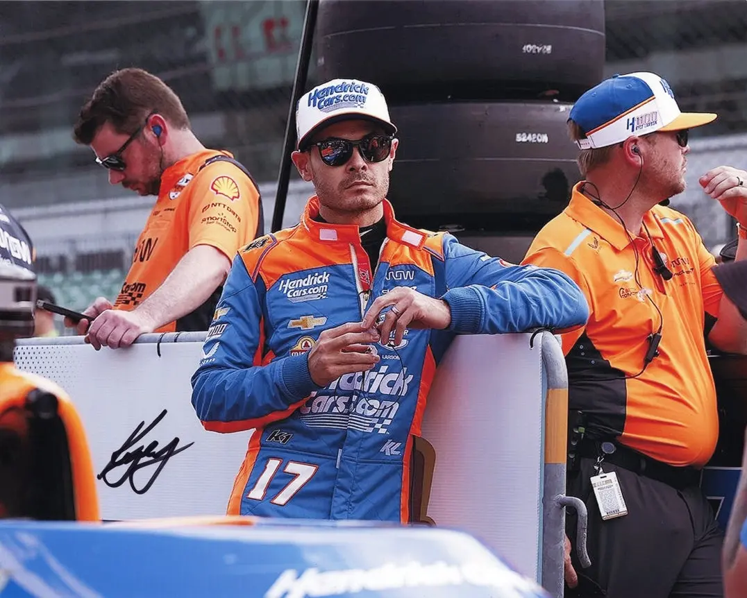 Autographed 2024 Kyle Larson #17 Hendrick Motorsports Indy 500 Race (Pre-Race) Signed 8X10 Inch Nascar Glossy Photo With Coa 1