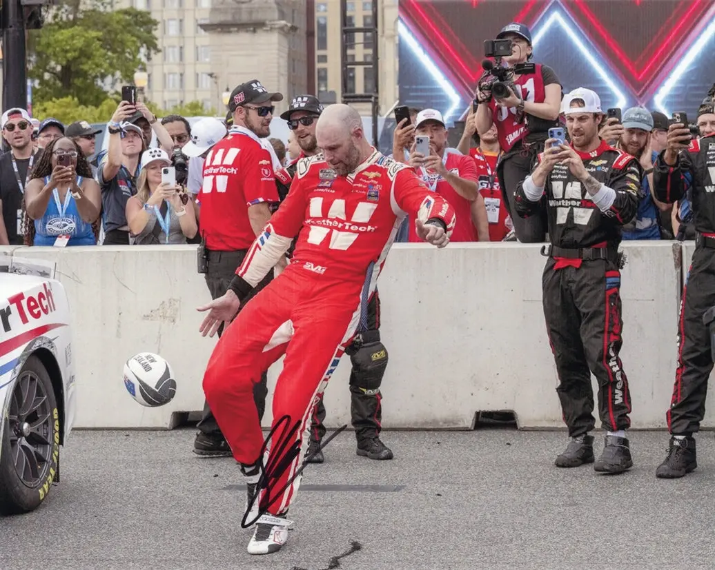 Autographed 2025 Shane Van Gisbergen #88 Weathertech - Chicago Street Race Win (Victory Kick) Signed 8X10 Inch Picture Nascar Glossy Photo With Coa 1