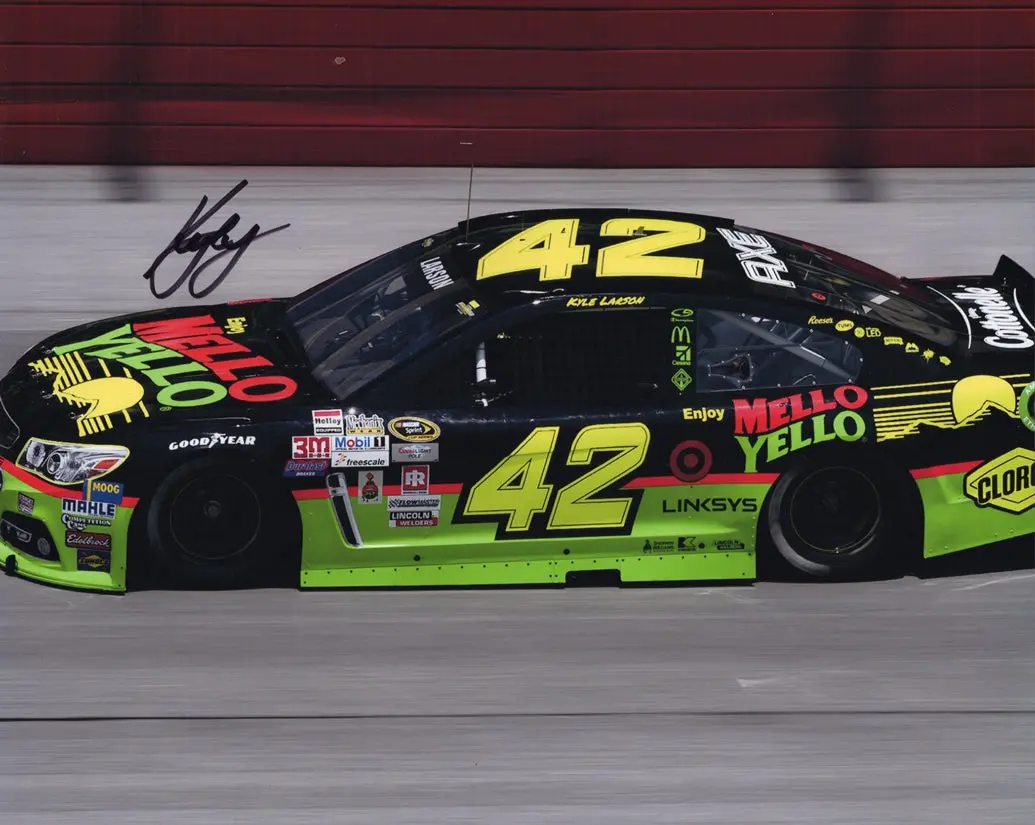 Autographed 2015 Kyle Larson #42 Mello Yello Racing - Darlington Throwback Race (Ganassi Team) Signed 8X10 Inch Picture Nascar Glossy Photo With Coa 1