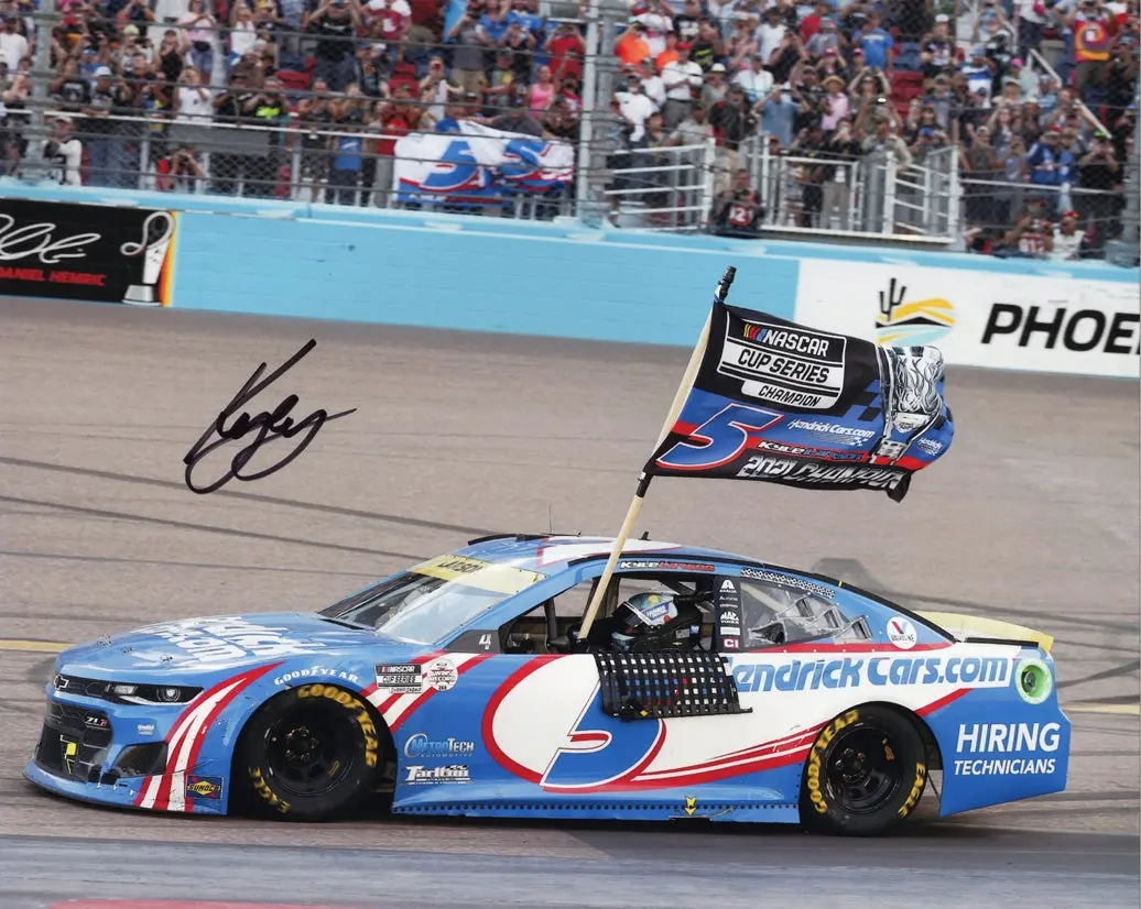 Autographed 2021 Kyle Larson #5 Hendrick Racing - Nascar Champion Flag (Homestead Speedway) Signed 8X10 Inch Picture Nascar Glossy Photo With Coa 1
