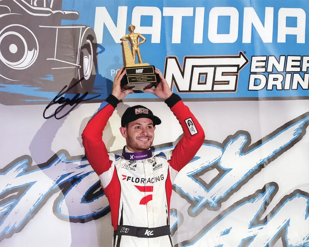 Autographed 2025 Kyle Larson #1K Flo Racing - Chili Bowl Race Win (Victory Lane Trophy) Sprint Dirt Car Signed 8X10 Inch Picture Nascar Glossy Photo With Coa 1
