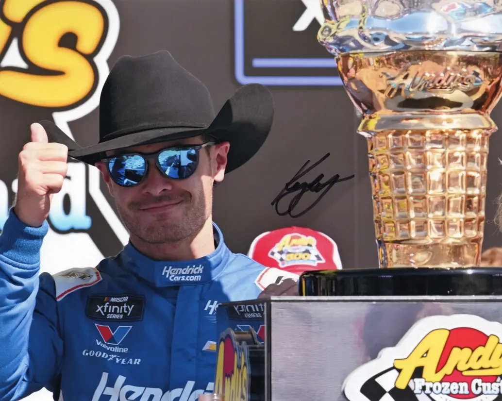Autographed 2025 Kyle Larson #88 Blues Hog - Texas Xfinity Race Win (Victory Lane Trophy) Signed 8X10 Inch Picture Nascar Glossy Photo With Coa 1