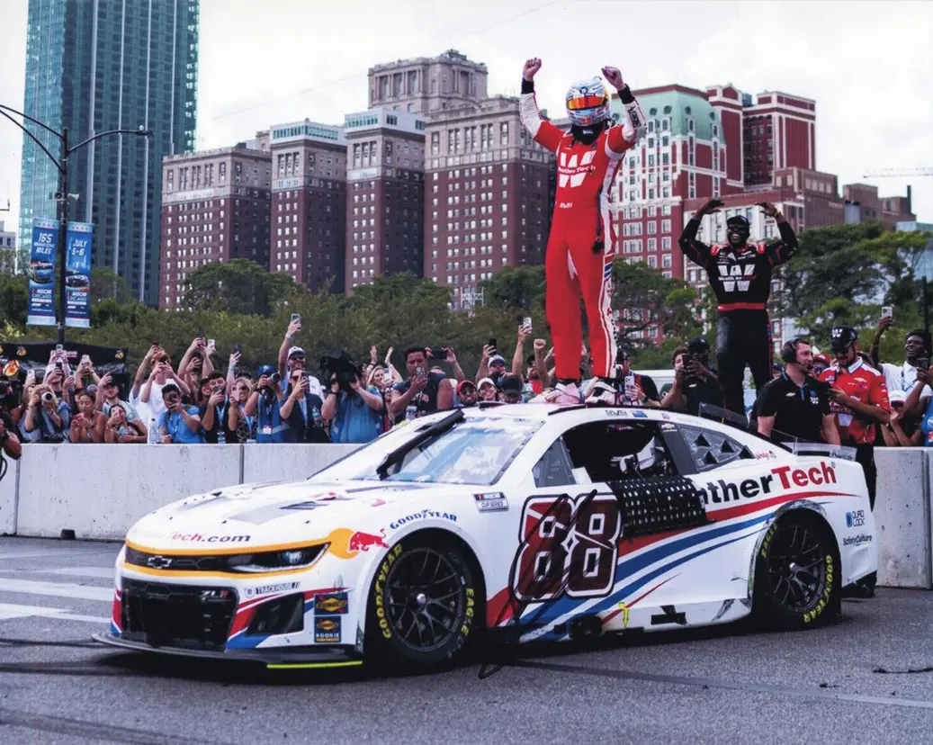 Autographed 2025 Shane Van Gisbergen #88 Weathertech Racing - Chicago Street Race Win (Trackhouse) Signed 8X10 Inch Picture Nascar Glossy Photo With Coa 1