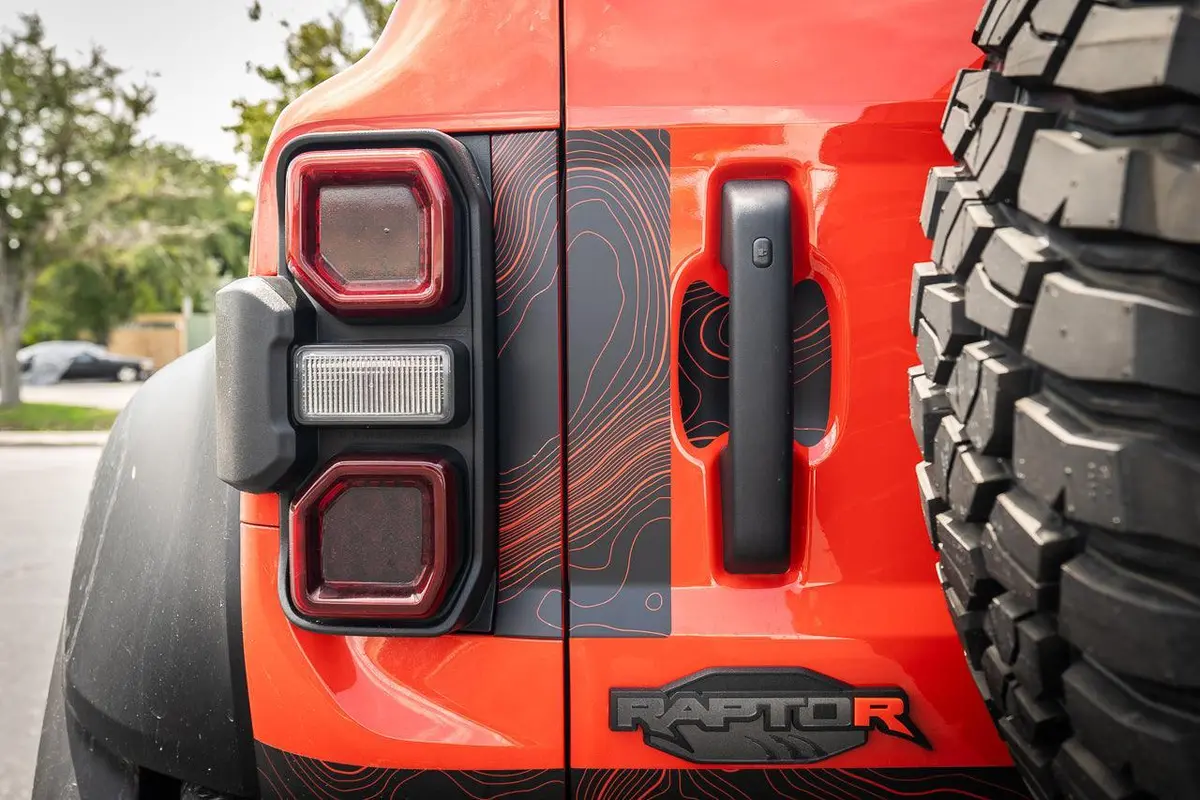 Safari Topo Middle Tailgate Overlays - 2021+ Bronco 1