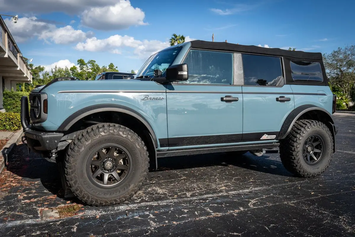 Solid Color Upper Door Spear Stripe Kit - 2021+ Bronco 4 Door (Non-Raptor) 3