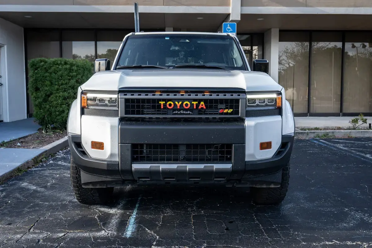 Grille Led Kit (Amber / White) - 2024+ Land Cruiser 1