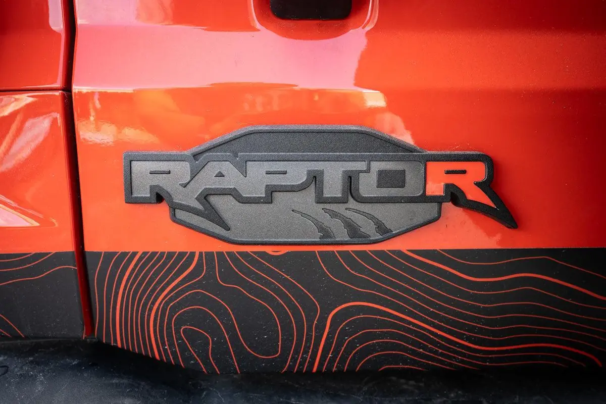 R Inlay For Tailgate Emblem - 2022+ Bronco Raptor 1