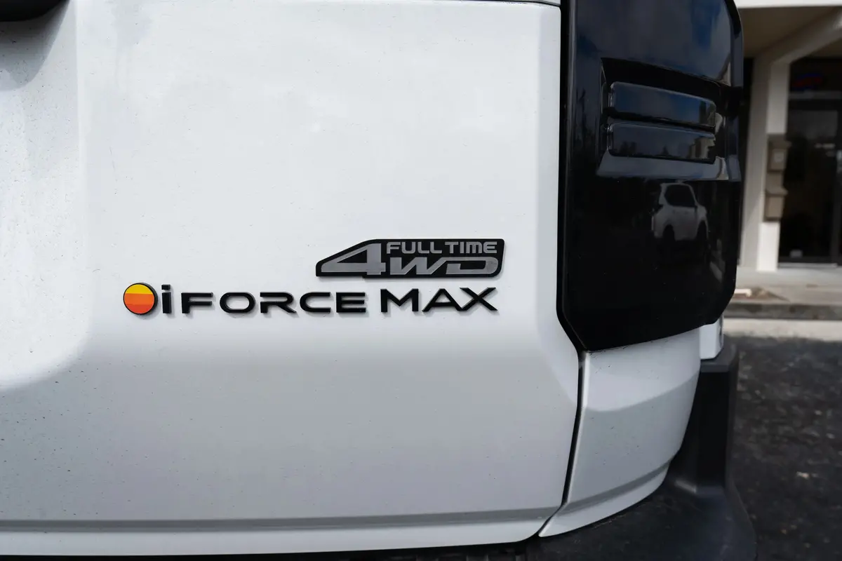 Full Time 4Wd Two Color Acrylic Emblem - 2024+ Land Cruiser / Gx 550 / 2025+ 4Runner Limited 1