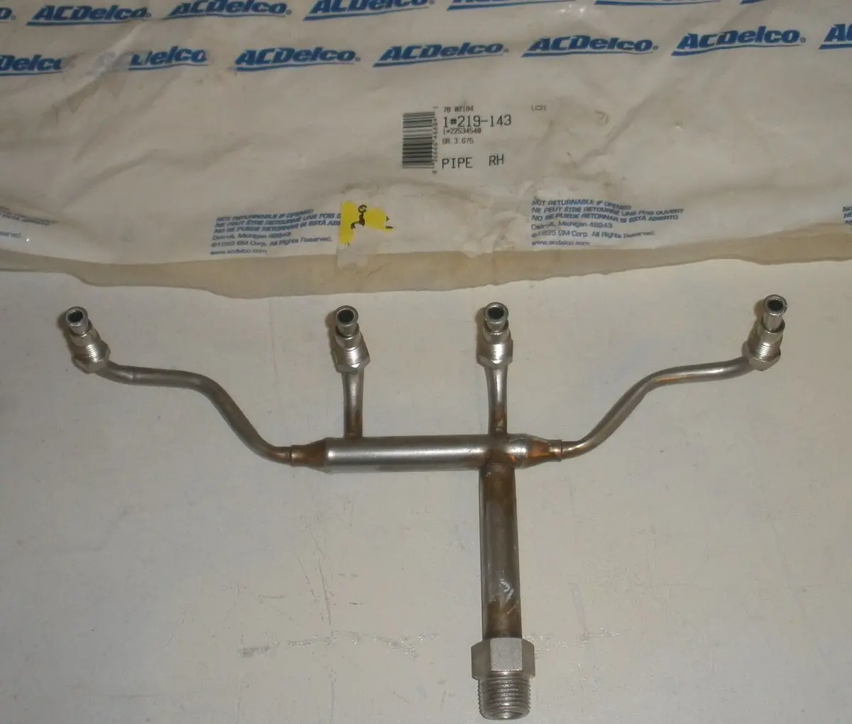 New Genuine Gm Right (Passenger) Side A.I.R. Pipe Smog Tube 22534540 1