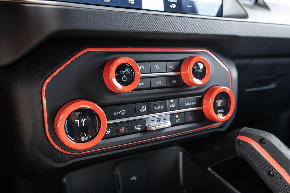 Ac Controls Outline (Printed Series Vinyl) - 2021+ Bronco 1