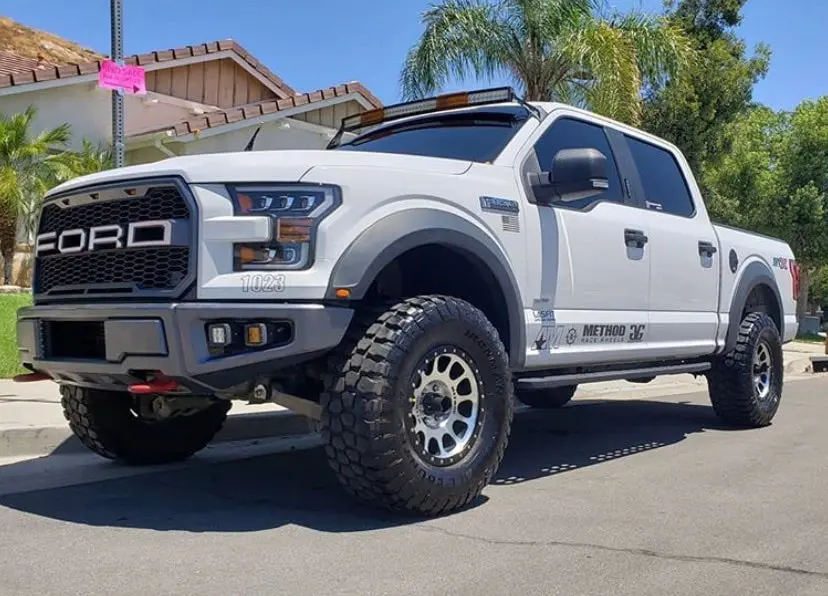 2009+ Ford F150 50” Curved Roof Mounts 1